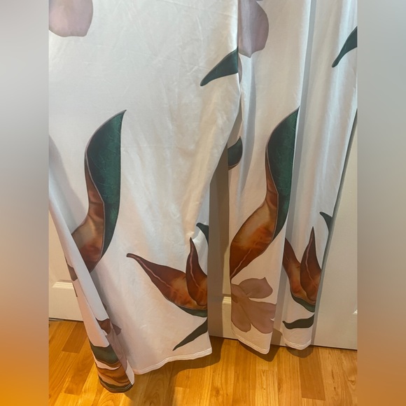 Chic Me White Floral Jumper Size Medium - Picture 13 of 15